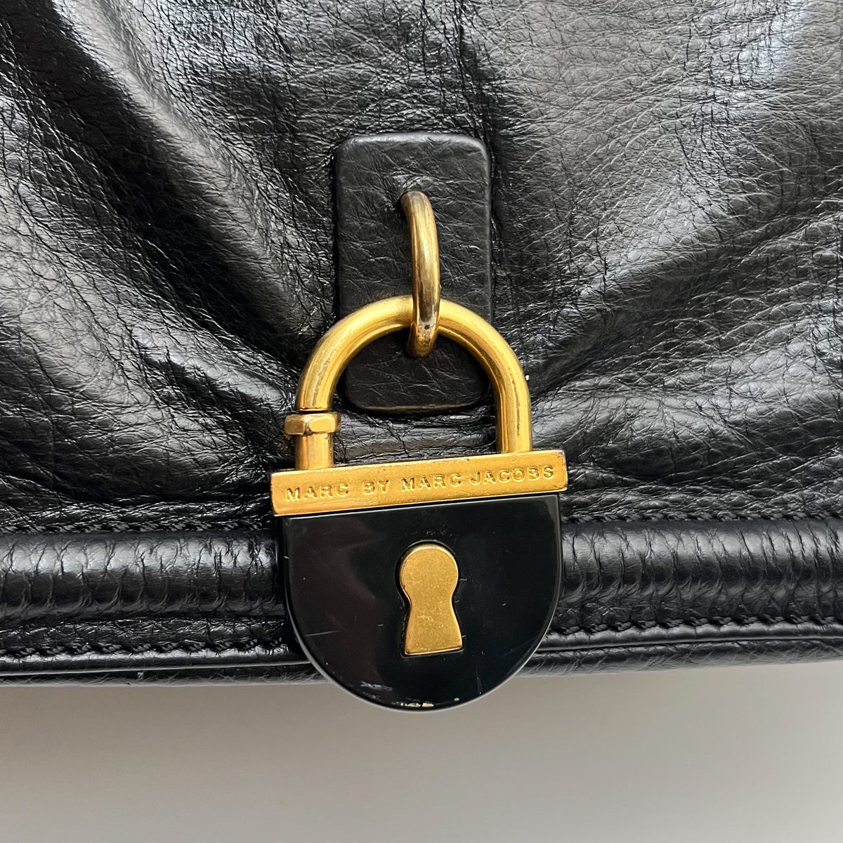 MARC BY MARC JACOBS Hobo Shoulder Bag Leather Black Gold Padlock Y2K Authentic