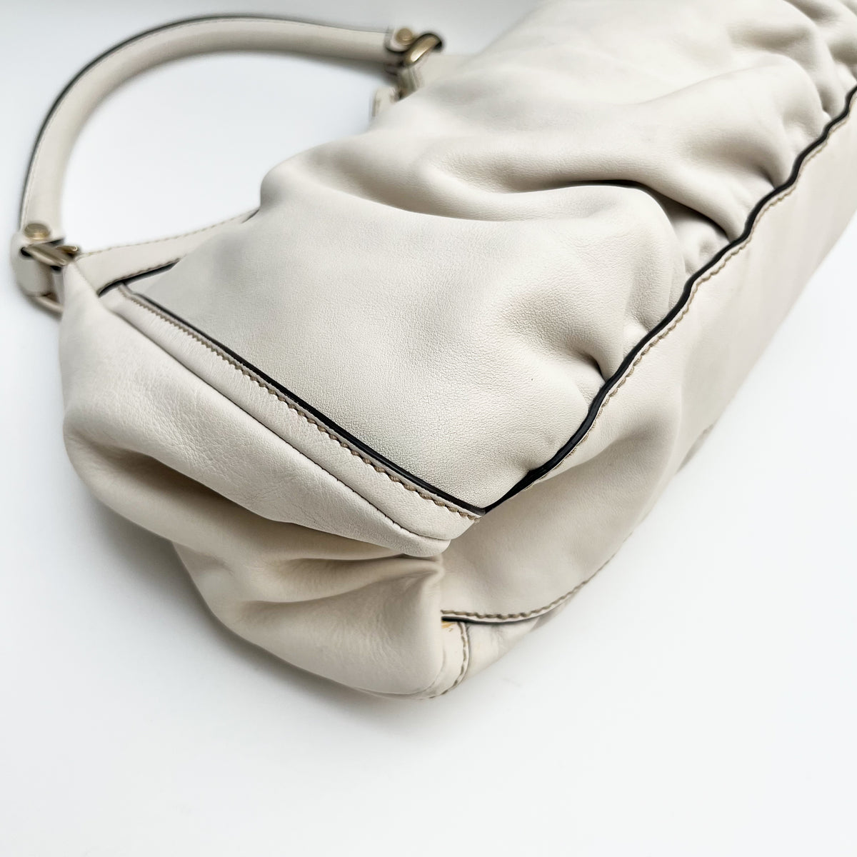 GUCCI 190525 Abbey Hobo Shoulder Bag White Leather Vintage Authentic From Japan